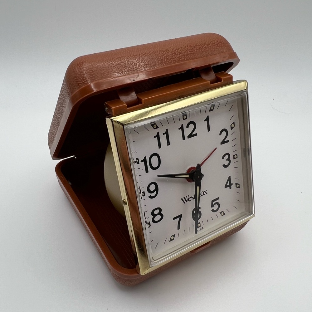 Vintage Westclox Wind Up Travel Analog Alarm Clock * tested working condition*